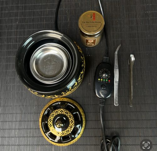 Lư xông trầm bằng điện họa tiết sen vàng photo review