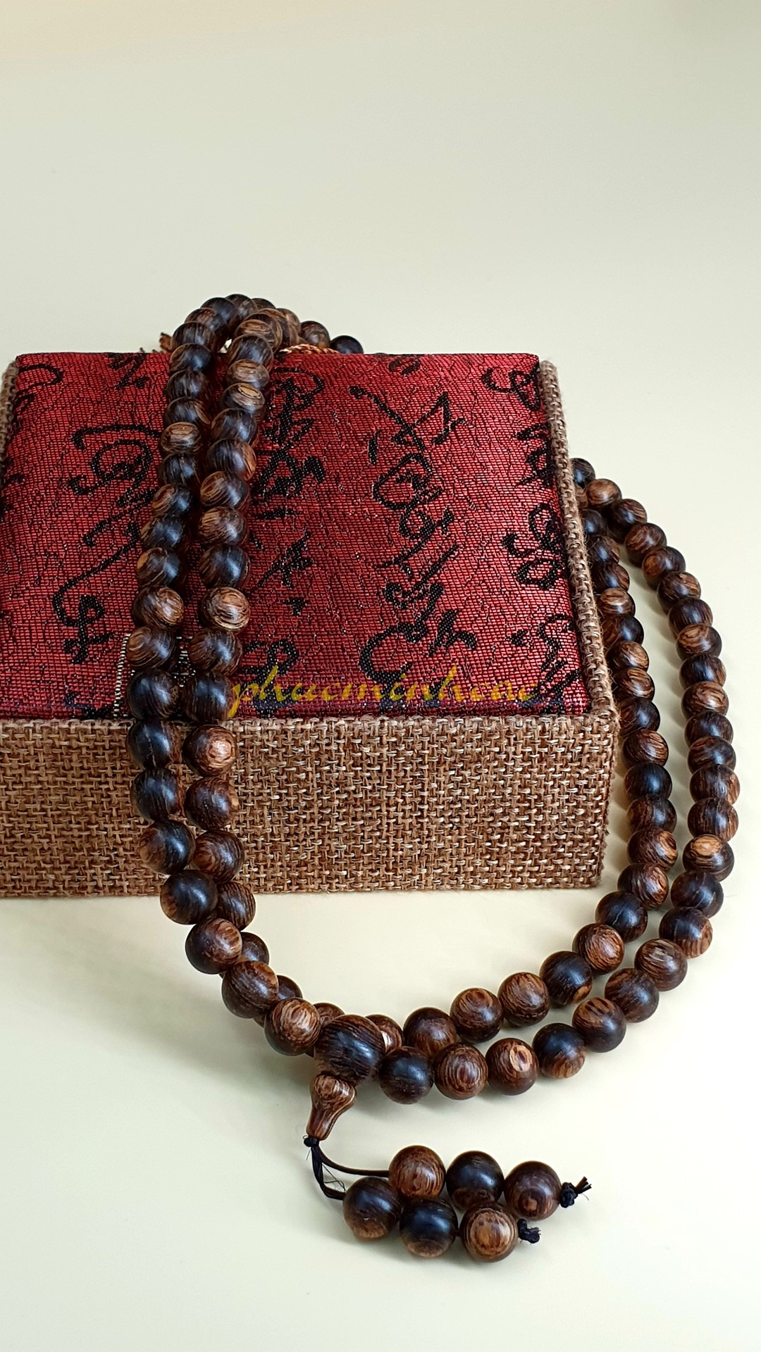 Vòng trầm đeo cổ chìm nước là gì? Công dụng và cách bảo quản