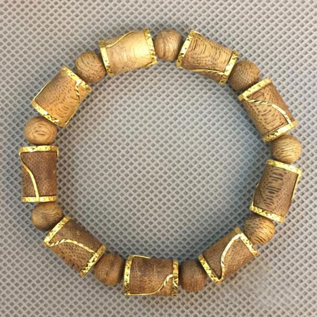 vong-tay-tram-huong-boc-vang-2