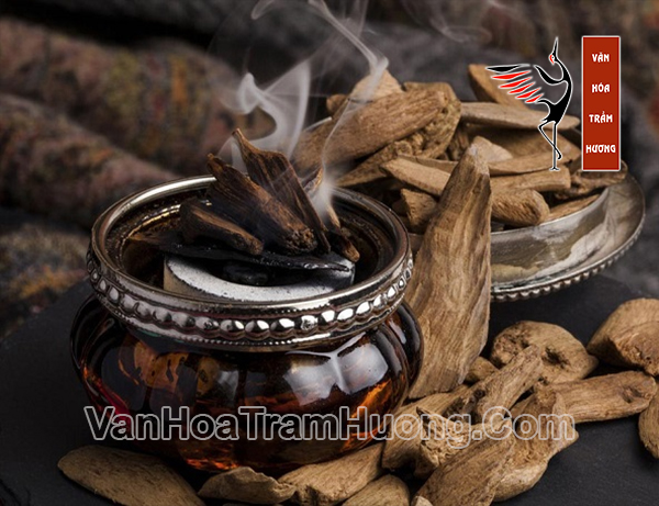 Tổng hợp 5 cách sử dụng trầm hương đúng cách và hiệu quả