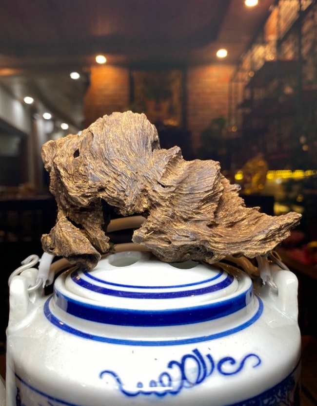 Trầm hương có mấy loại? hướng dẫn phân biệt trầm hương thật và trầm hương giả