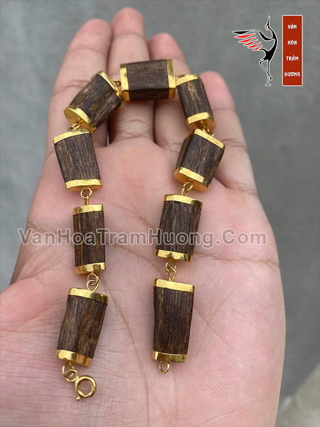 Top 3 mẫu vòng trầm hương bọc vàng đẹp nhất nên mua