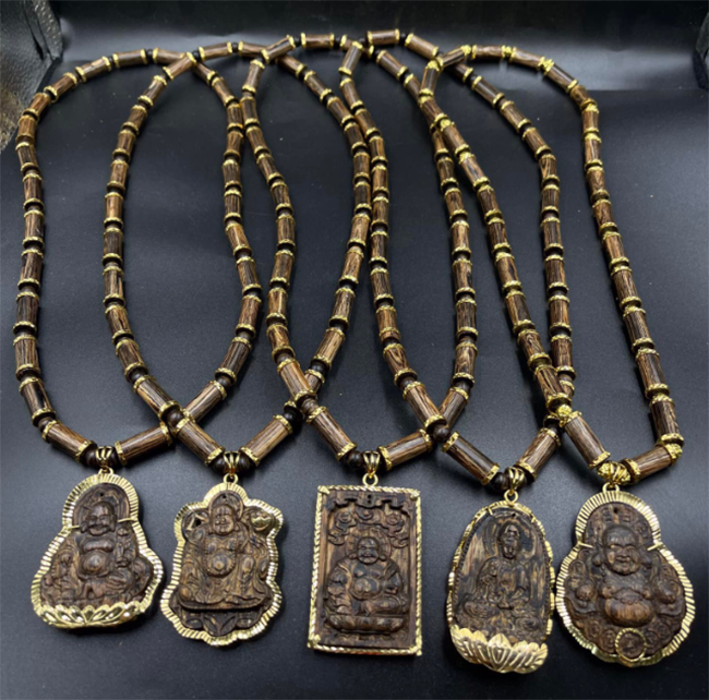 Top 3 mẫu dây chuyền trầm hương bọc vàng đáng mua nhất