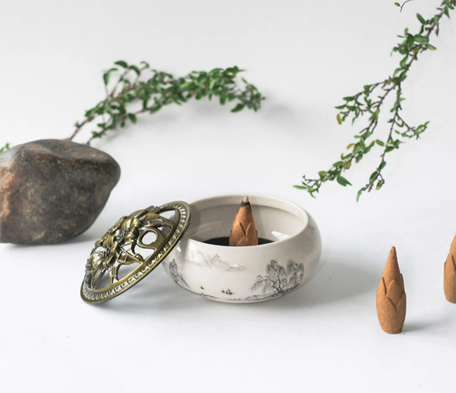 Sử dụng trầm hương để thu hút tài lộc và may mắn