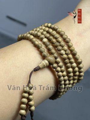 Ai có thể đeo vòng trầm hương