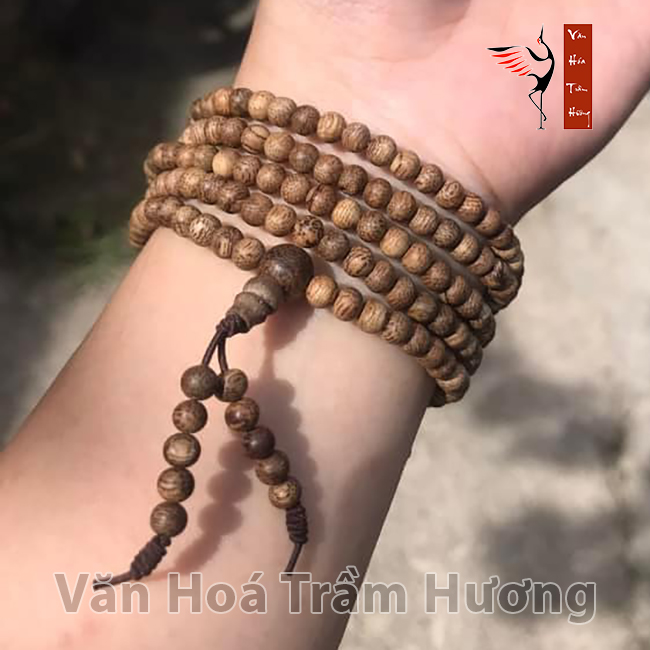 Có nên đeo vòng trầm hương khi ngủ?