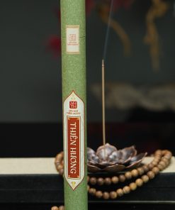 Tỏa hương ngọt sâu, dịu nhẹ, thanh thoát, không gắt, lưu hương lâu trong không gian