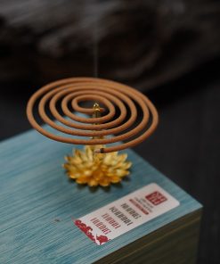 Hương vòng hay còn gọi là nhang vòng