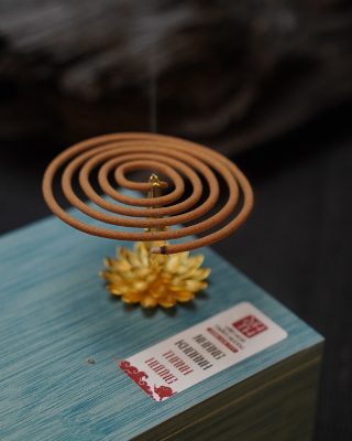 Hương vòng hay còn gọi là nhang vòng