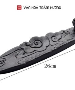 Khay được chạm khắc hình Tỳ Hưu uy nghi