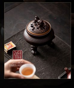 Lư gốm đỉnh Nghê nâu là một sản phẩm tiêu biểu