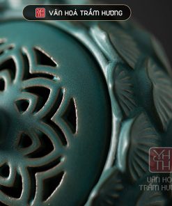 Điểm nổi bật của lư gốm sen nằm ở họa tiết hoa sen - biểu tượng của sự thanh tịnh