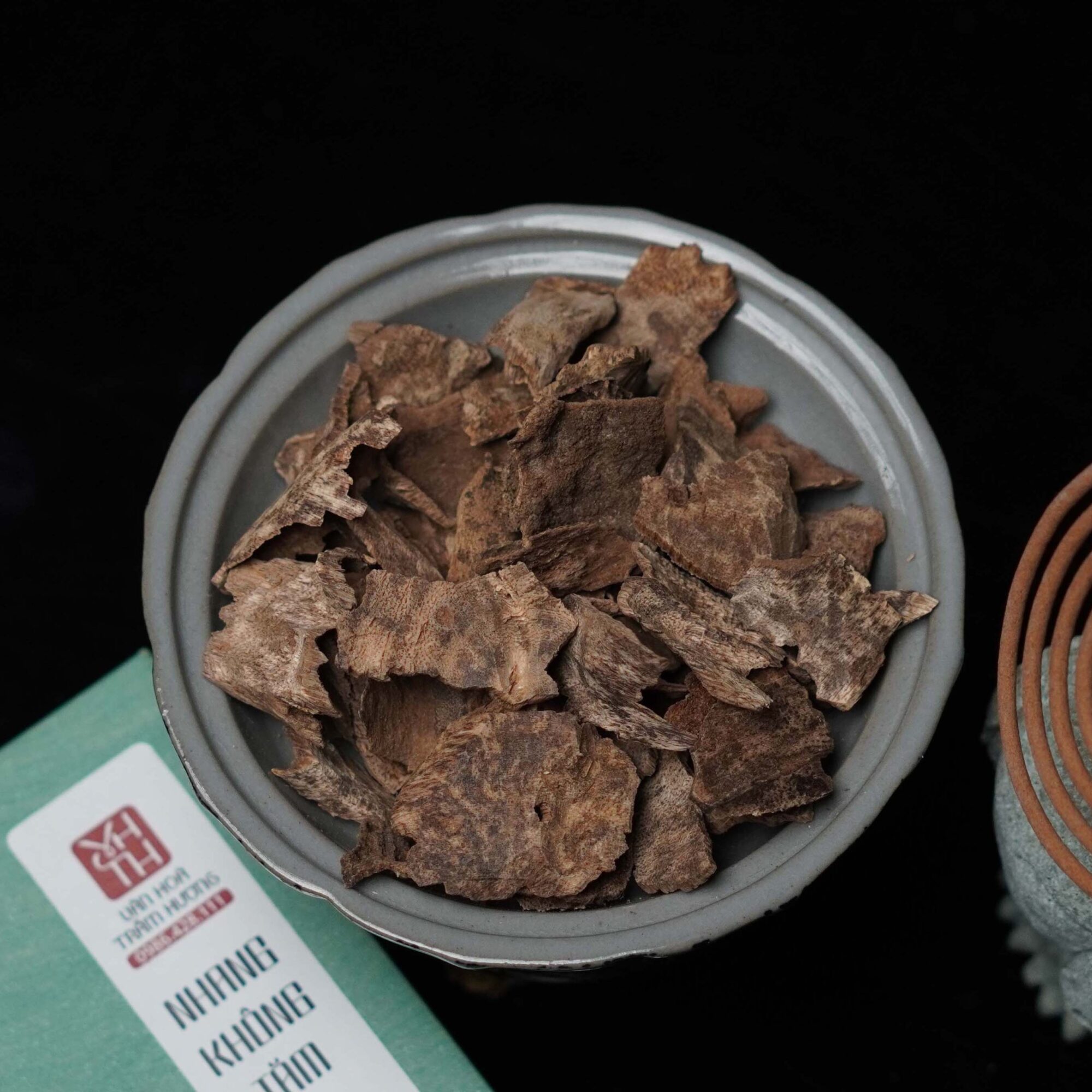 Trầm miếng chân sam