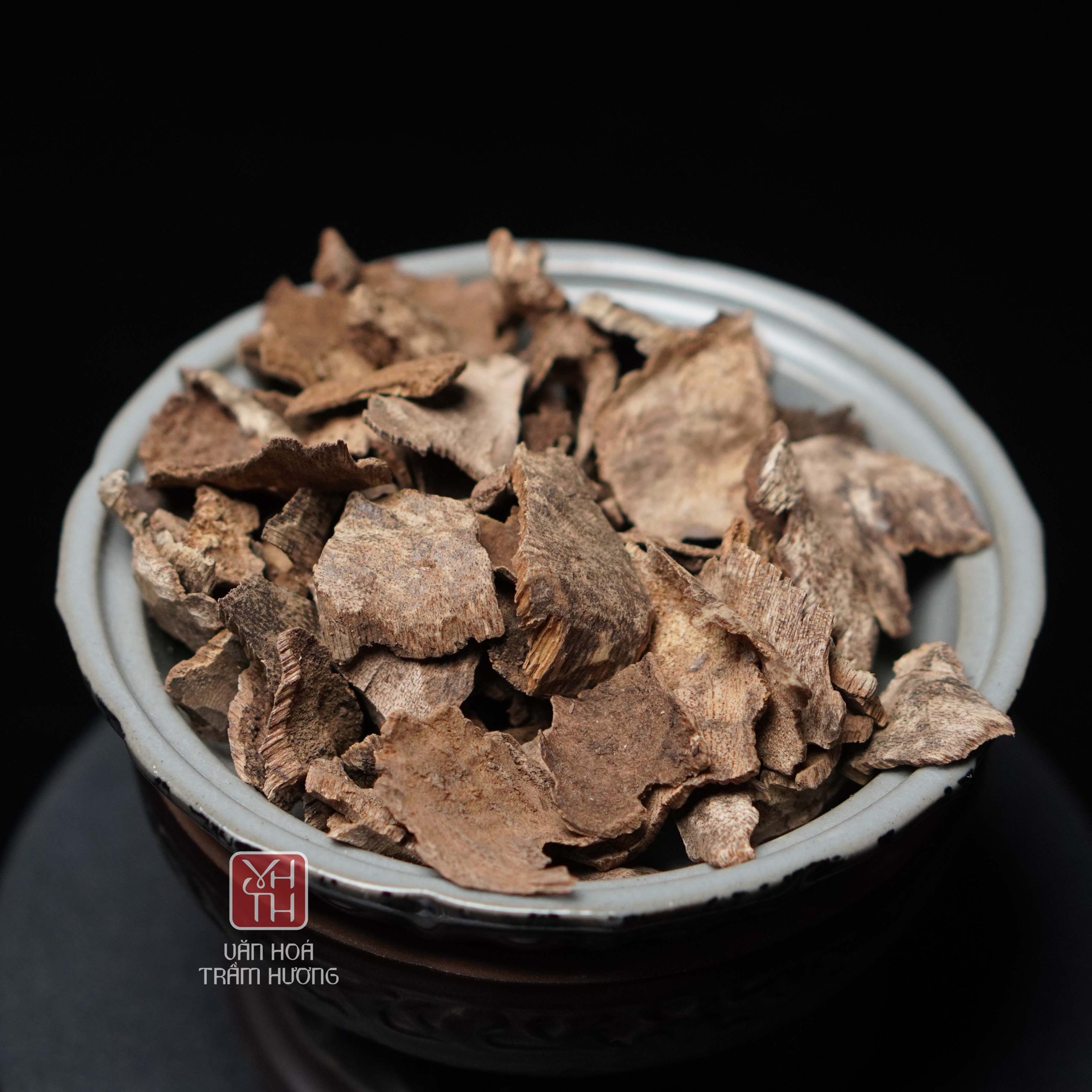 Công dụng của trầm miếng chân sam loại nhiều dầu