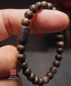 Vòng trầm hương – năng lượng tích cực và bình an