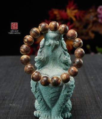 Vòng tay trầm hương bông cận chìm VIP 12 ly thơm ngọt sâu